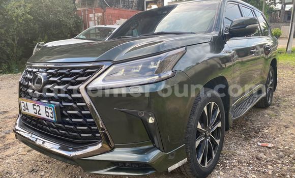 Sayi Sabo Lexus LX 570 Green Mota in Douala a Ƙasar Kamaru Sayi Sabo Lexus LX 570 Green Mota in Douala a Ƙasar Kamaru