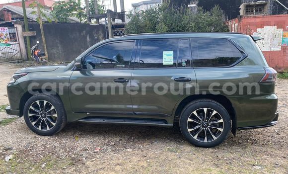 Sayi Sabo Lexus LX 570 Green Mota in Douala a Ƙasar Kamaru Sayi Sabo Lexus LX 570 Green Mota in Douala a Ƙasar Kamaru