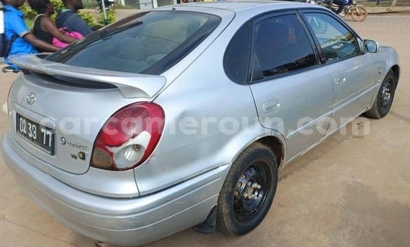 Sayi Sabo Toyota Corolla Azurfa Mota in Douala a Ƙasar Kamaru Sayi Sabo Toyota Corolla Azurfa Mota in Douala a Ƙasar Kamaru
