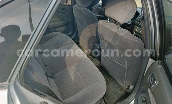 Sayi Sabo Toyota Corolla Azurfa Mota in Douala a Ƙasar Kamaru Sayi Sabo Toyota Corolla Azurfa Mota in Douala a Ƙasar Kamaru