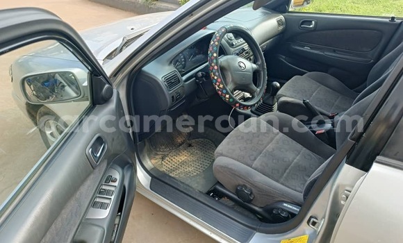 Sayi Sabo Toyota Corolla Azurfa Mota in Douala a Ƙasar Kamaru Sayi Sabo Toyota Corolla Azurfa Mota in Douala a Ƙasar Kamaru