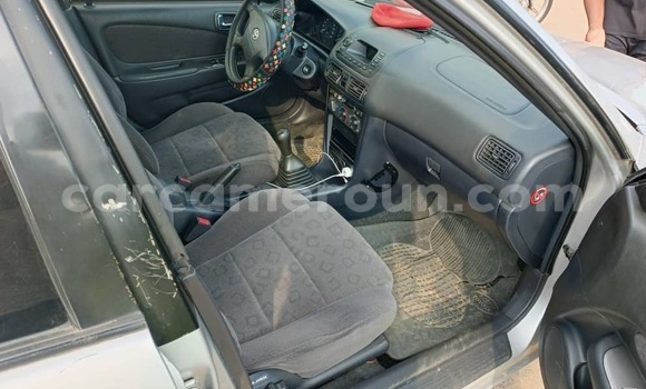 Sayi Sabo Toyota Corolla Azurfa Mota in Douala a Ƙasar Kamaru Sayi Sabo Toyota Corolla Azurfa Mota in Douala a Ƙasar Kamaru