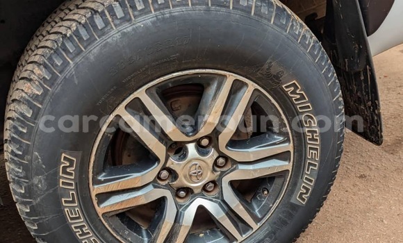 Acheter Occasion Voiture Toyota Pickup Blanc à Yaoundé, Central Cameroon Acheter Occasion Voiture Toyota Pickup Blanc à Yaoundé, Central Cameroon