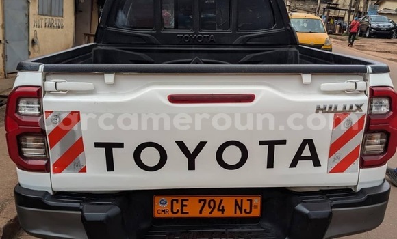 Acheter Occasion Voiture Toyota Pickup Blanc à Yaoundé, Central Cameroon Acheter Occasion Voiture Toyota Pickup Blanc à Yaoundé, Central Cameroon