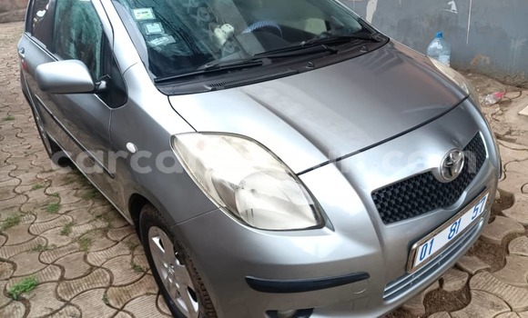 Acheter Occasion Voiture Toyota Yaris Gris à Yaoundé, Central Cameroon Acheter Occasion Voiture Toyota Yaris Gris à Yaoundé, Central Cameroon