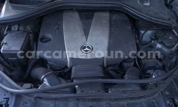 Sayi Na hannu Mercedes‒Benz GLE Azurfa Mota in Douala a Ƙasar Kamaru Sayi Na hannu Mercedes‒Benz GLE Azurfa Mota in Douala a Ƙasar Kamaru