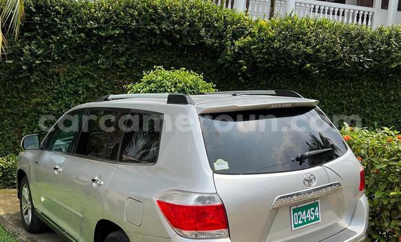 Sayi Imported Toyota Highlander M Mota in Douala a Ƙasar Kamaru Sayi Imported Toyota Highlander M Mota in Douala a Ƙasar Kamaru