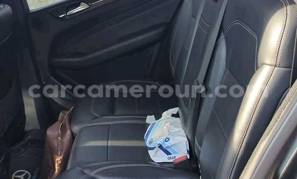 Sayi Na hannu Mercedes‒Benz ML–Class Black Mota in Douala a Ƙasar Kamaru Sayi Na hannu Mercedes‒Benz ML–Class Black Mota in Douala a Ƙasar Kamaru
