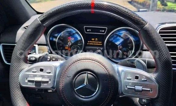 Sayi Na hannu Mercedes‒Benz GLE Black Mota in Douala a Ƙasar Kamaru Sayi Na hannu Mercedes‒Benz GLE Black Mota in Douala a Ƙasar Kamaru