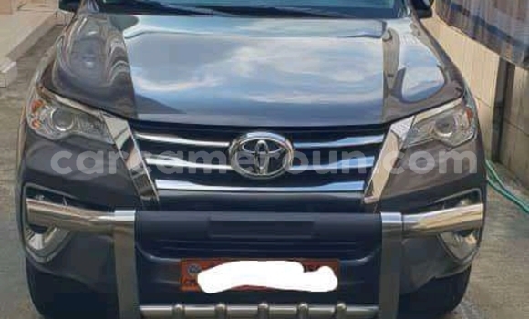 Acheter Occasion Voiture Toyota Fortuner Noir à Douala, Littoral Cameroon