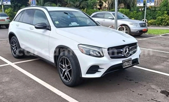 Acheter Import Voiture Mercedes‒Benz GLC Blanc à Douala, Littoral Cameroon