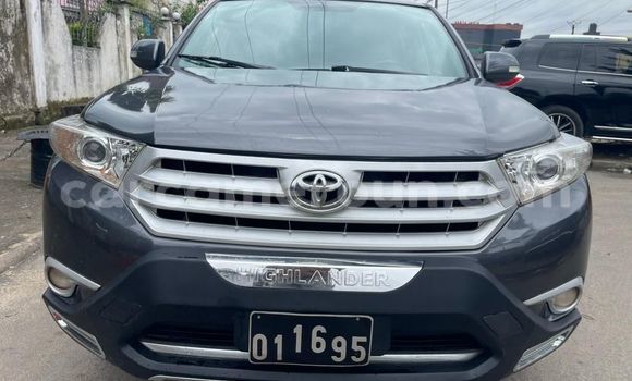 Buy Import Toyota Highlander Silver Car in Douala in Littoral Cameroon