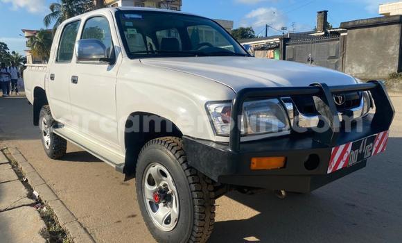 Buy Used Toyota Hilux White Car in Douala in Littoral Cameroon Buy Used Toyota Hilux White Car in Douala in Littoral Cameroon