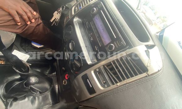Sayi Na hannu Toyota Prado Black Mota in Yaounde a Babban Kamaru Sayi Na hannu Toyota Prado Black Mota in Yaounde a Babban Kamaru