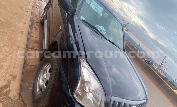 Sayi Na hannu Toyota Prado Black Mota in Yaounde a Babban Kamaru Sayi Na hannu Toyota Prado Black Mota in Yaounde a Babban Kamaru