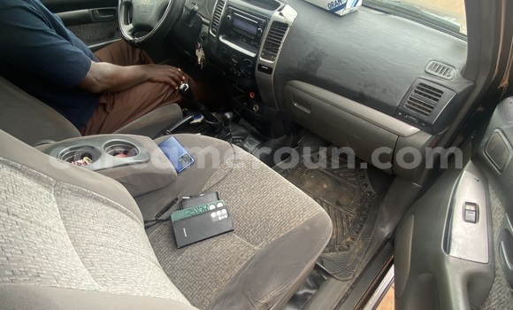 Sayi Na hannu Toyota Prado Black Mota in Yaounde a Babban Kamaru Sayi Na hannu Toyota Prado Black Mota in Yaounde a Babban Kamaru