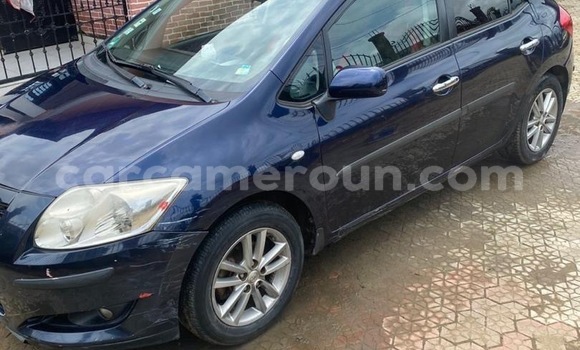 Sayi Sabo Toyota Auris Blue Mota in Douala a Ƙasar Kamaru Sayi Sabo Toyota Auris Blue Mota in Douala a Ƙasar Kamaru