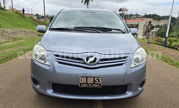 Buy Used Toyota Auris Blue Car in Yaounde in Central Cameroon Buy Used Toyota Auris Blue Car in Yaounde in Central Cameroon