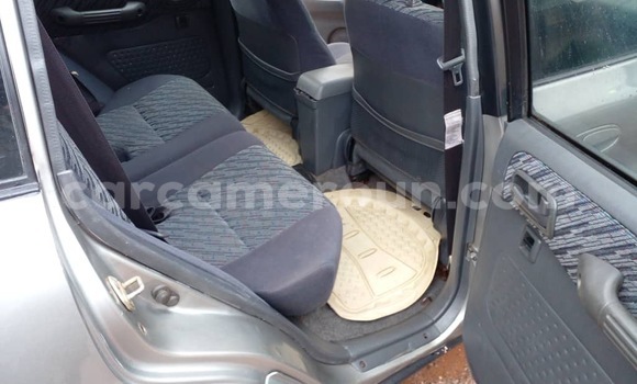 Acheter Occasion Voiture Toyota RAV4 Gris à Yaoundé, Central Cameroon Acheter Occasion Voiture Toyota RAV4 Gris à Yaoundé, Central Cameroon