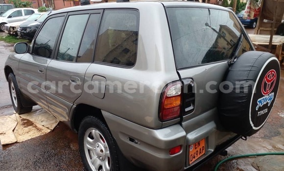 Acheter Occasion Voiture Toyota RAV4 Gris à Yaoundé, Central Cameroon Acheter Occasion Voiture Toyota RAV4 Gris à Yaoundé, Central Cameroon