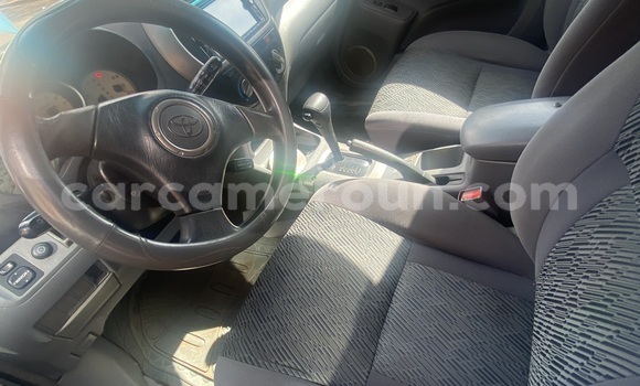 Sayi Sabo Toyota RAV4 Azurfa Mota in Yaounde a Babban Kamaru Sayi Sabo Toyota RAV4 Azurfa Mota in Yaounde a Babban Kamaru