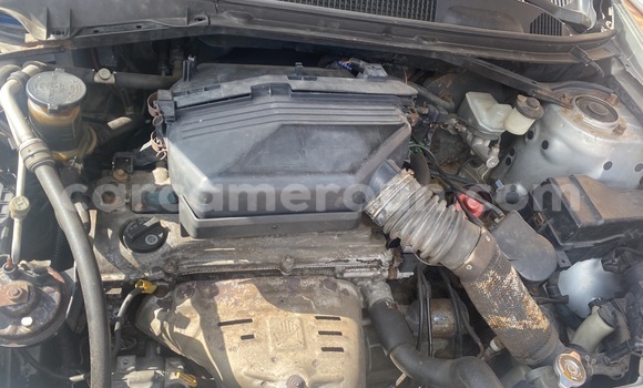 Sayi Sabo Toyota RAV4 Azurfa Mota in Yaounde a Babban Kamaru Sayi Sabo Toyota RAV4 Azurfa Mota in Yaounde a Babban Kamaru