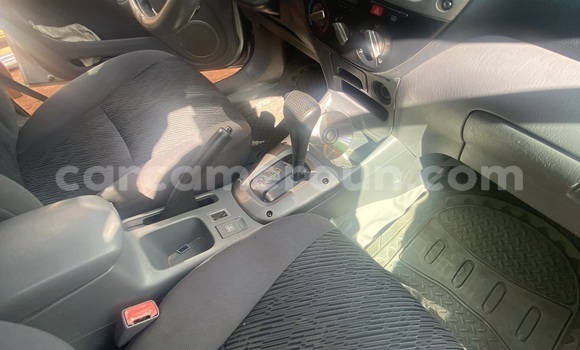 Sayi Sabo Toyota RAV4 Azurfa Mota in Yaounde a Babban Kamaru Sayi Sabo Toyota RAV4 Azurfa Mota in Yaounde a Babban Kamaru