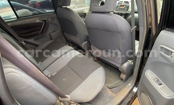 Acheter Occasion Voiture Toyota RAV4 Noir à Yaoundé, Central Cameroon Acheter Occasion Voiture Toyota RAV4 Noir à Yaoundé, Central Cameroon