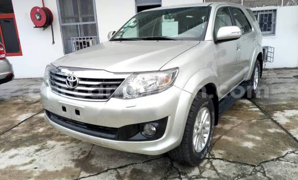 Acheter Occasion Voiture Toyota Fortuner Gris à Yaoundé, Central Cameroon Acheter Occasion Voiture Toyota Fortuner Gris à Yaoundé, Central Cameroon