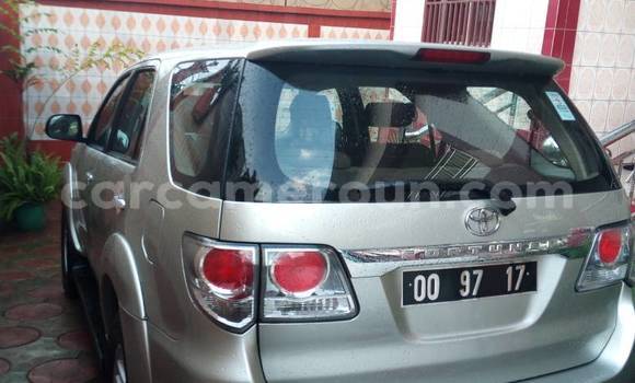 Acheter Occasion Voiture Toyota Fortuner Gris à Yaoundé, Central Cameroon Acheter Occasion Voiture Toyota Fortuner Gris à Yaoundé, Central Cameroon