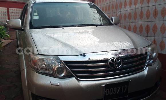Acheter Occasion Voiture Toyota Fortuner Gris à Yaoundé, Central Cameroon Acheter Occasion Voiture Toyota Fortuner Gris à Yaoundé, Central Cameroon