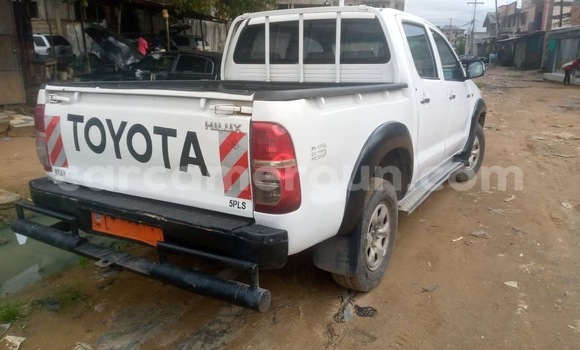 Buy Used Toyota Hilux White Car in Douala in Littoral Cameroon Buy Used Toyota Hilux White Car in Douala in Littoral Cameroon