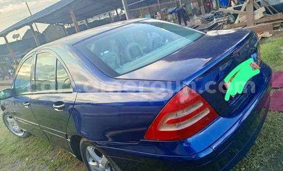 Acheter Occasion Voiture Mercedes‒Benz C-klasse Bleu à Douala, Littoral Cameroon Acheter Occasion Voiture Mercedes‒Benz C-klasse Bleu à Douala, Littoral Cameroon