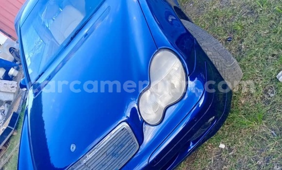 Acheter Occasion Voiture Mercedes‒Benz C-klasse Bleu à Douala, Littoral Cameroon Acheter Occasion Voiture Mercedes‒Benz C-klasse Bleu à Douala, Littoral Cameroon