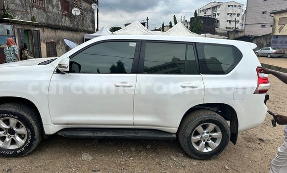 Acheter Neuf Voiture Toyota Prado Blanc à Douala, Littoral Cameroon Acheter Neuf Voiture Toyota Prado Blanc à Douala, Littoral Cameroon