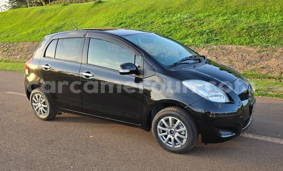 Acheter Occasion Voiture Toyota Yaris Rouge à Yaoundé, Central Cameroon