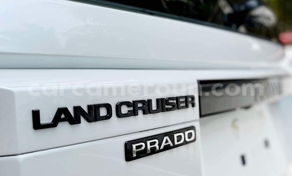 Sayi Sabo Toyota Land Cruiser White Mota in Douala a Ƙasar Kamaru Sayi Sabo Toyota Land Cruiser White Mota in Douala a Ƙasar Kamaru