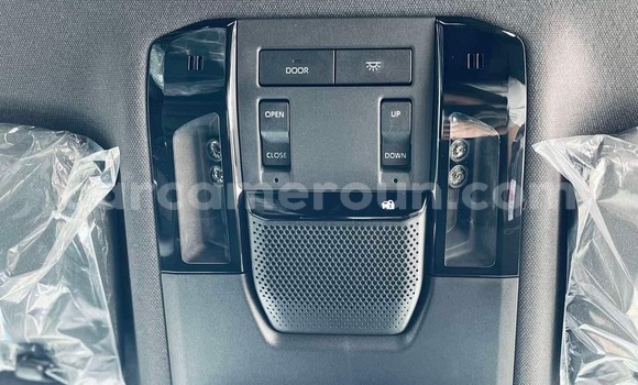 Sayi Sabo Toyota Land Cruiser White Mota in Douala a Ƙasar Kamaru Sayi Sabo Toyota Land Cruiser White Mota in Douala a Ƙasar Kamaru