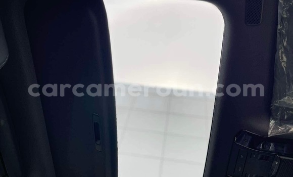 Sayi Sabo Toyota Land Cruiser White Mota in Douala a Ƙasar Kamaru Sayi Sabo Toyota Land Cruiser White Mota in Douala a Ƙasar Kamaru