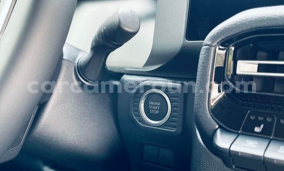 Sayi Sabo Toyota Land Cruiser White Mota in Douala a Ƙasar Kamaru Sayi Sabo Toyota Land Cruiser White Mota in Douala a Ƙasar Kamaru