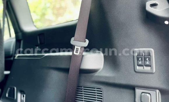 Sayi Sabo Toyota Land Cruiser White Mota in Douala a Ƙasar Kamaru Sayi Sabo Toyota Land Cruiser White Mota in Douala a Ƙasar Kamaru