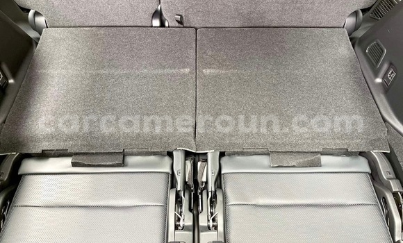 Sayi Sabo Toyota Land Cruiser White Mota in Douala a Ƙasar Kamaru Sayi Sabo Toyota Land Cruiser White Mota in Douala a Ƙasar Kamaru