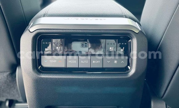 Sayi Sabo Toyota Land Cruiser White Mota in Douala a Ƙasar Kamaru Sayi Sabo Toyota Land Cruiser White Mota in Douala a Ƙasar Kamaru