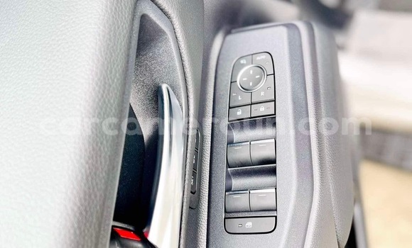 Sayi Sabo Toyota Land Cruiser White Mota in Douala a Ƙasar Kamaru Sayi Sabo Toyota Land Cruiser White Mota in Douala a Ƙasar Kamaru