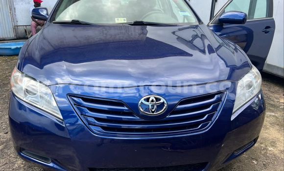 Sayi Na hannu Toyota Camry Blue Mota in Douala a Ƙasar Kamaru Sayi Na hannu Toyota Camry Blue Mota in Douala a Ƙasar Kamaru