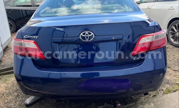 Sayi Na hannu Toyota Camry Blue Mota in Douala a Ƙasar Kamaru Sayi Na hannu Toyota Camry Blue Mota in Douala a Ƙasar Kamaru