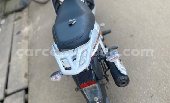 Acheter Occasion Moto Haojue Lucky Blanc à Douala, Littoral Cameroon Acheter Occasion Moto Haojue Lucky Blanc à Douala, Littoral Cameroon