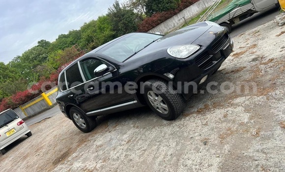 Sayi Sabo Porsche Cayenne Black Mota in Douala a Ƙasar Kamaru Sayi Sabo Porsche Cayenne Black Mota in Douala a Ƙasar Kamaru