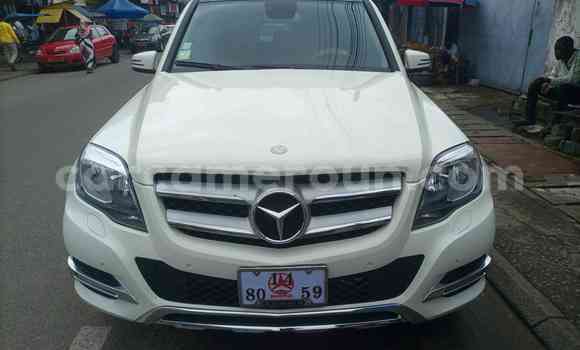 Sayi Na hannu Mercedes‒Benz GLK–Class White Mota in Douala a Ƙasar Kamaru Sayi Na hannu Mercedes‒Benz GLK–Class White Mota in Douala a Ƙasar Kamaru