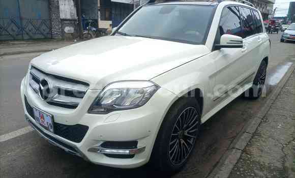 Sayi Na hannu Mercedes‒Benz GLK–Class White Mota in Douala a Ƙasar Kamaru Sayi Na hannu Mercedes‒Benz GLK–Class White Mota in Douala a Ƙasar Kamaru